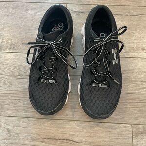 Under Armour Speed Form Sneakers